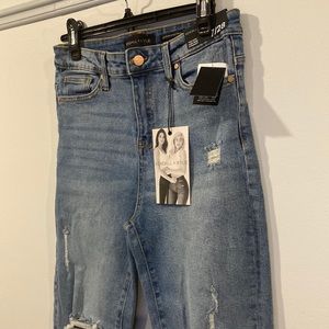 KENDALL + KYLIE Women’s The Icon High Rose Straight cut Jeans Size 7/28